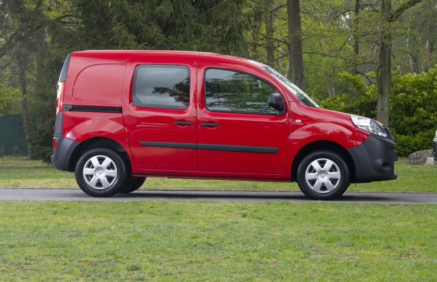  Nissan NV250 L1 Van 2019 года  (EU) (фото 24 из 37)